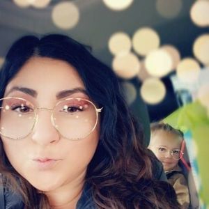 Meet your Posher, Crystal